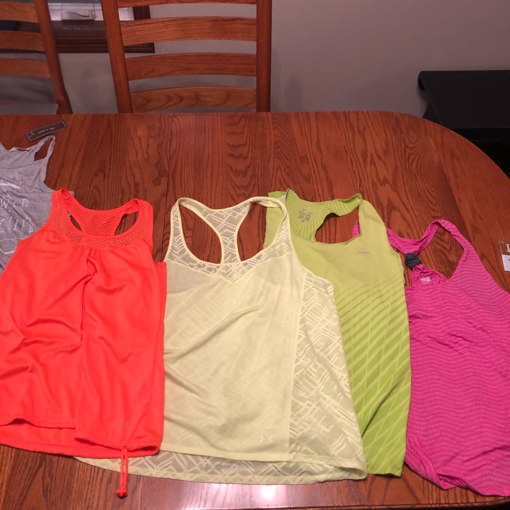 Tanks top- 4 larges